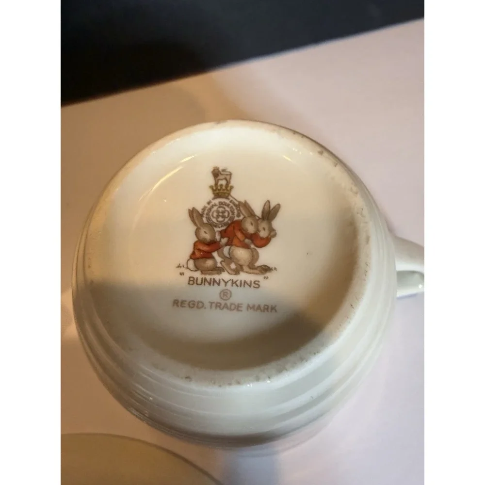 Royal Doulton Bunnykins 4-Piece Child Dinnerware Set Plate Bowl Cup Saucer